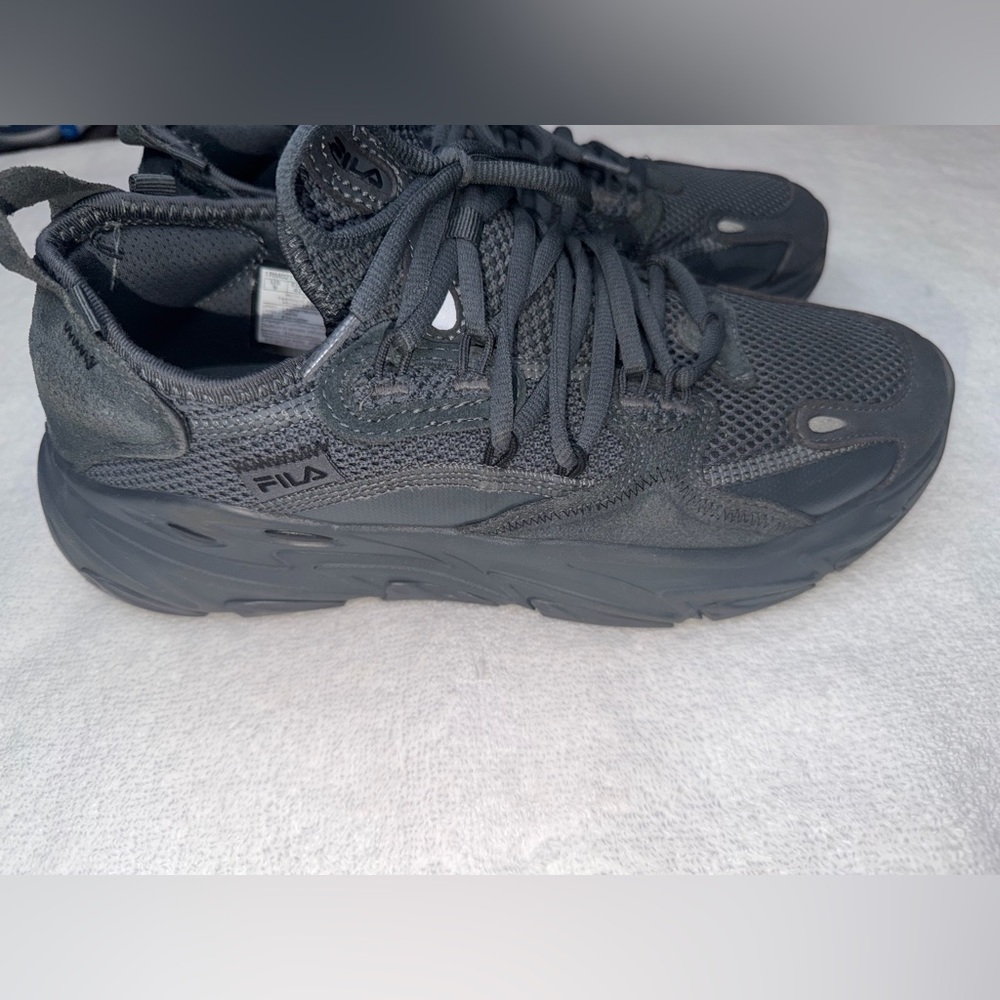 FILA Men's Black Low-Top Athletic Sneakers